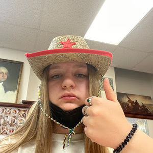 Meet your Posher, Anna